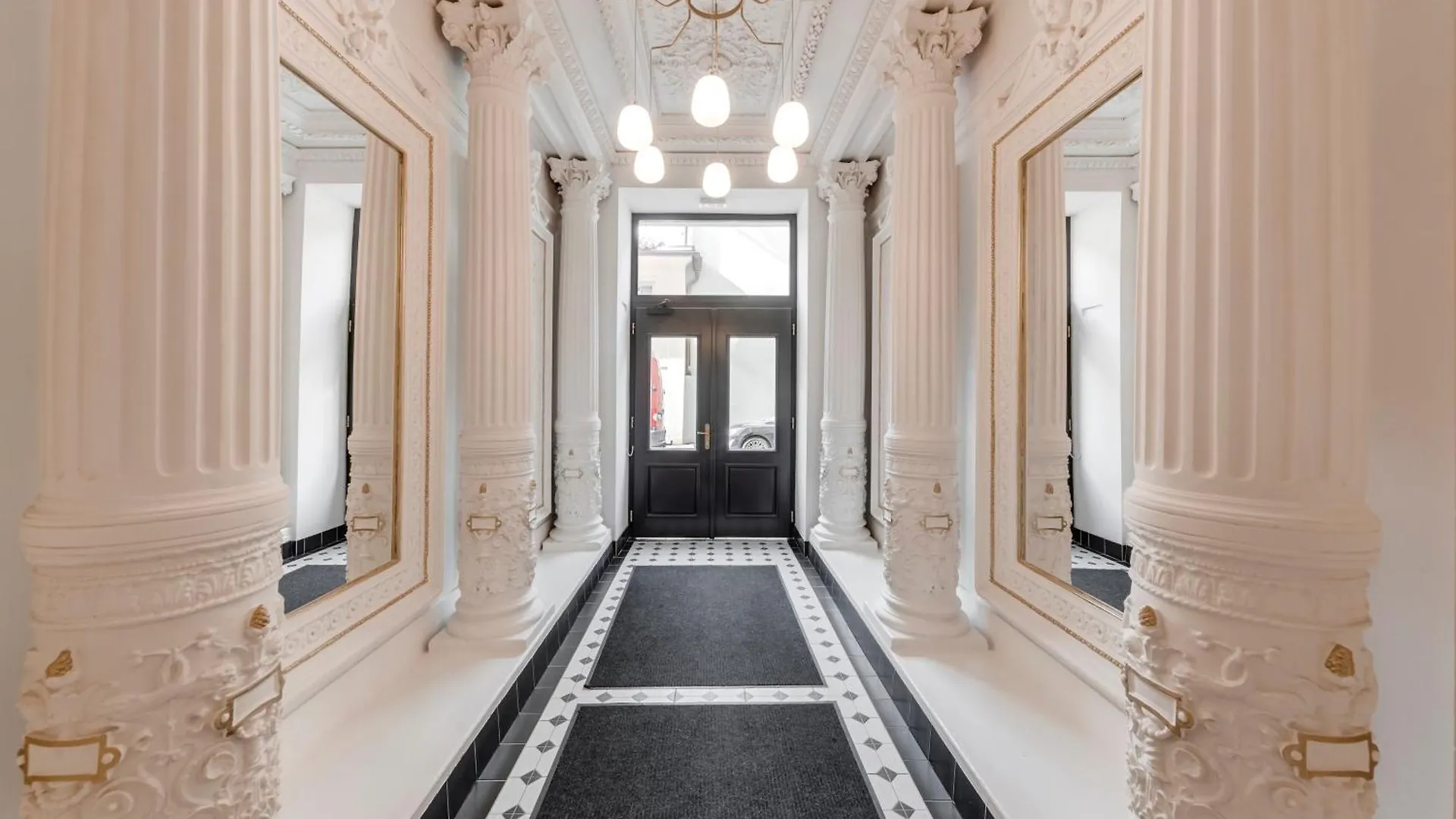 New Town Oases Apartment Prague